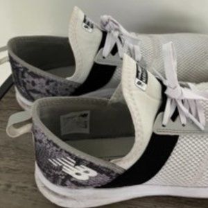 New Balance Tennis Shoes